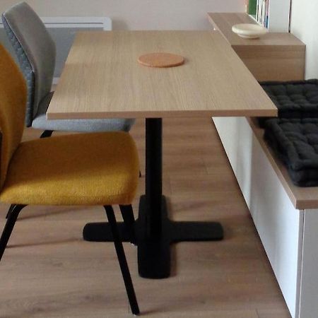 Appartement Hestia F1 Bis + Terrasse Hyper Centre Лон-ле-Соньє Екстер'єр фото